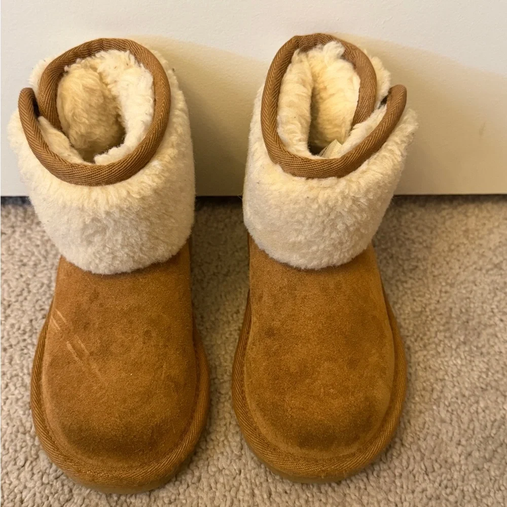 UGG Chestnut Suede Short Boot with Cream Shearling Cuff